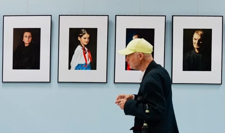 Wernisaż wystawy fotograficznej „Portret foto?graficzny” Macieja Zaszczudłowicza